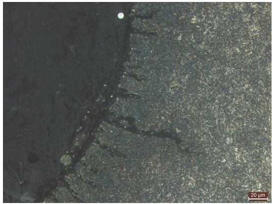 起裂區(qū)附近螺紋牙底金相組織 起裂區(qū)附近螺紋牙底金相組織